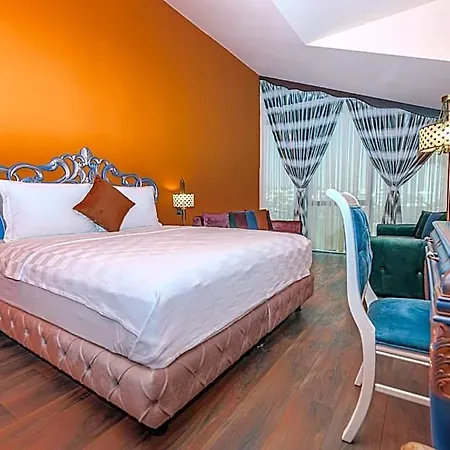 Hotel Tok Epik